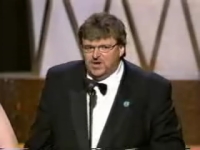 moore_iraq-protest-booed.wmv